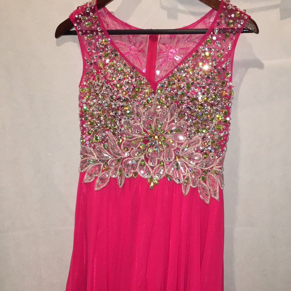 Tiffany Designs Fuscia Beaded Bodice Sleeveless Evening Gown | Size 6